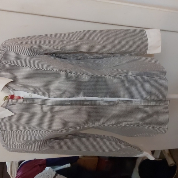 White House button down - Picture 1 of 3